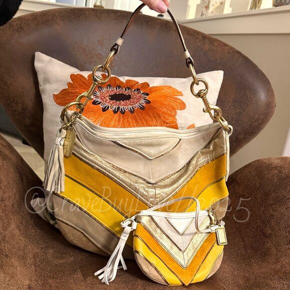 COACH SOHO CHEVRON HOBO w/MATCHING WRISTLET SET SUEDE LEATHER 2005 3664 GVUC - Picture 5 of 17